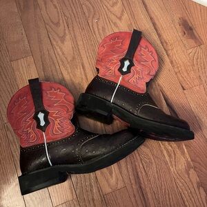Ariat Fatbaby Brown and Red Western Boots: size 8.5